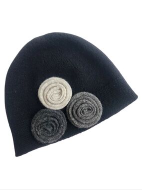 Max Studio 100% Cashmere Black Beanie Hat 3D Rosette Flower Knit Detail